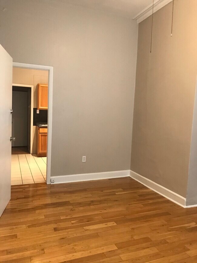 Living room - 2719 Brown St