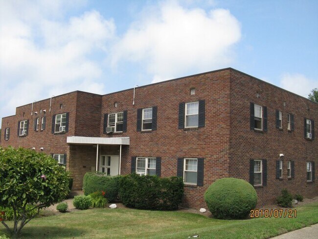 Building Photo - 715 Connecticut Dr