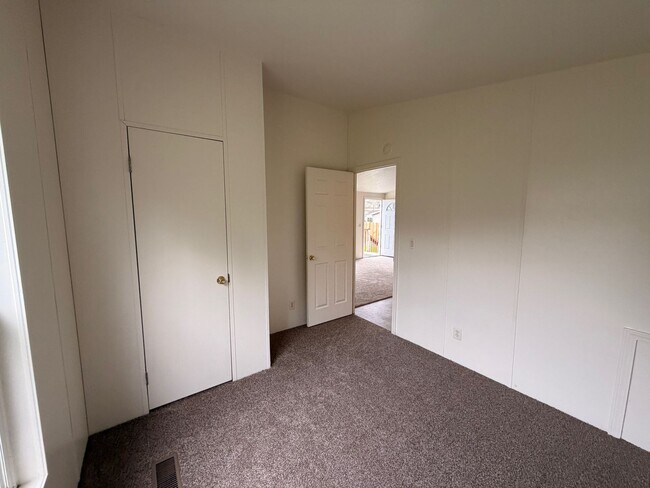 Foto del edificio - ~Great Updated 3 Bedroom Home in Green~