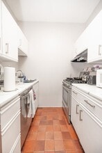 Building Photo - 404 Meridian St