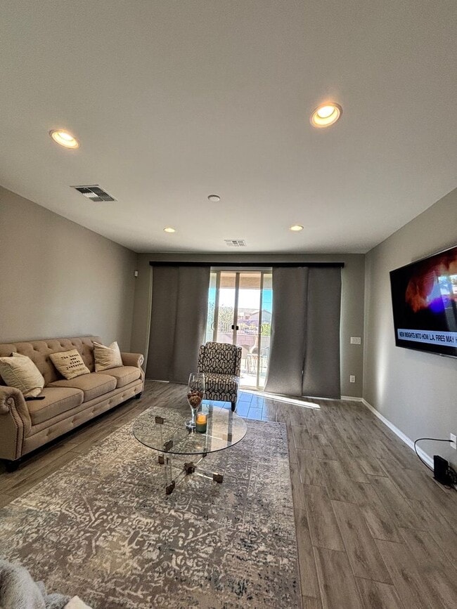 Building Photo - 4 Bedrooms 2.5 Bathrooms - Marana