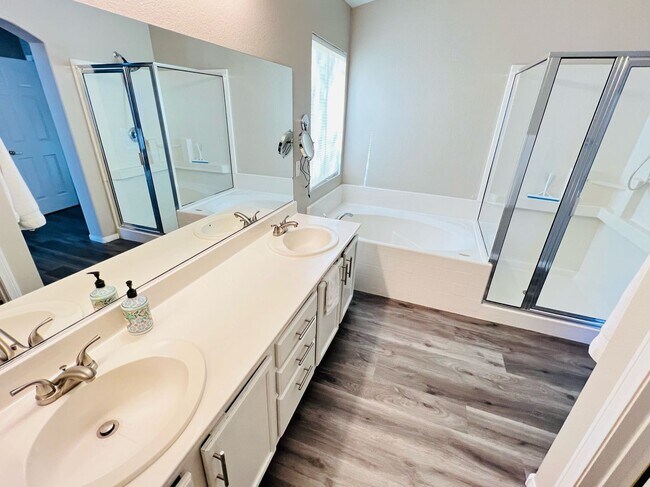 Building Photo - 995 Prestige Meadows Pl