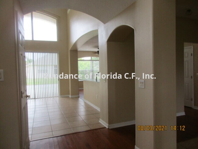 Foto del edificio - Large 2 story home