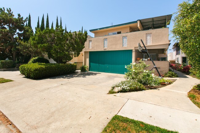 Front - 1823 Colby Ave