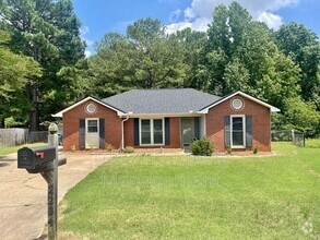 Building Photo - 2234 Birchwood Dr