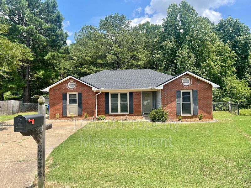 Foto principal - 2234 Birchwood Dr