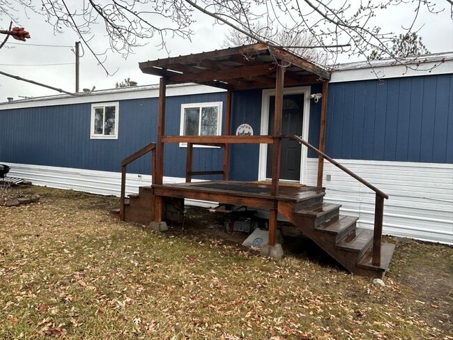 Building Photo - Remodeled 2 bed 2 bath mobile home on large lot