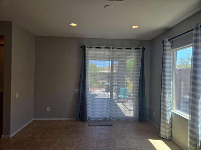 Building Photo - 3-bedroom, 2-bath home located in a cul-de-sac in desirable Anthem Highlands.