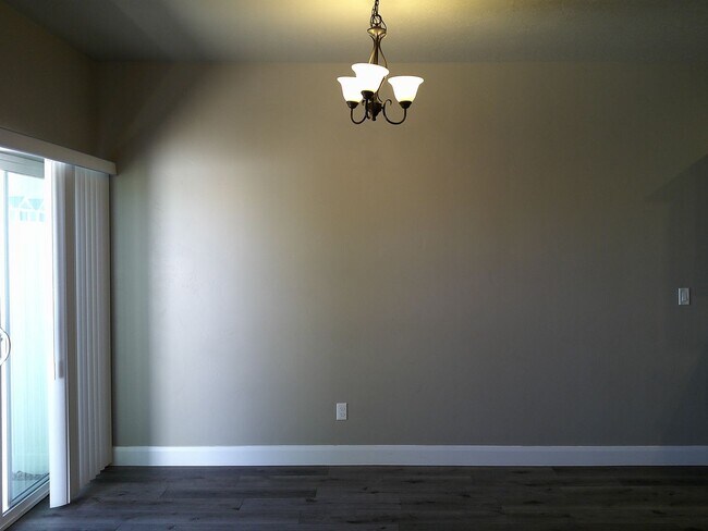 Foto del edificio - 3 Bed 2.5 Bath -Newer town home living in ...