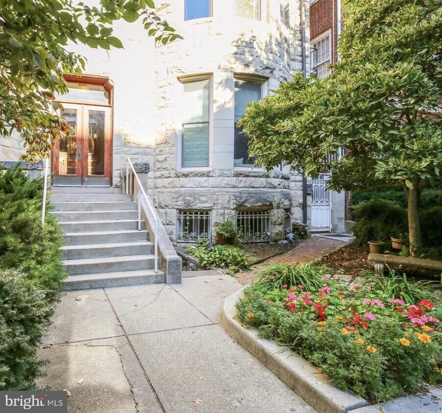 Foto principal - 1730 New Hampshire Ave NW