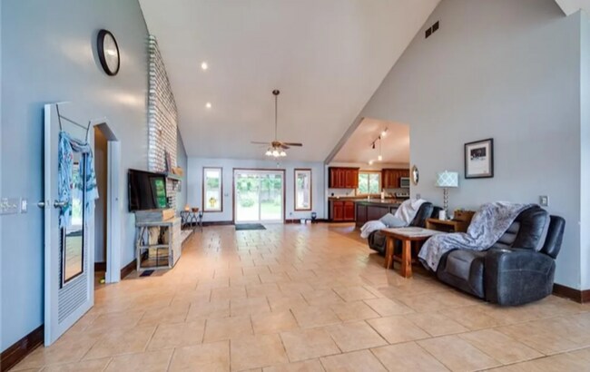Foto del edificio - 3 bed 2 bath with pool