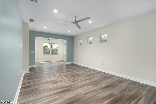 Foto del edificio - 42186 Edgewater Dr