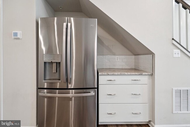 Building Photo - 14921 River Walk Way