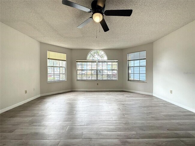 Foto del edificio - 2717 N Poinciana Blvd