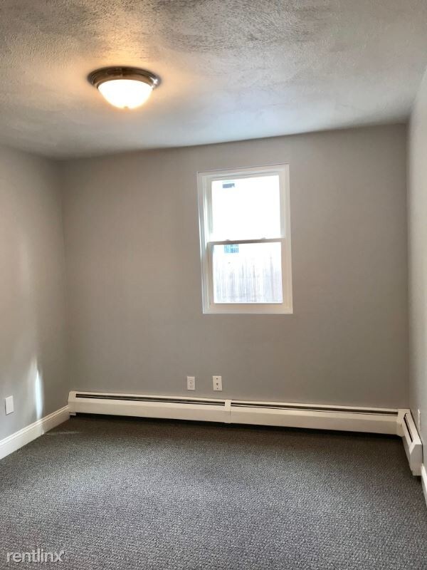 Building Photo - 2 br, 1 bath Apartment - 650 Admiral Street