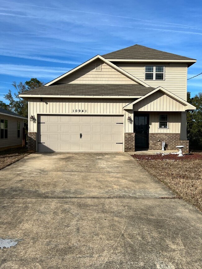 Building Photo - Great 3 Bedroom in North Pensacola