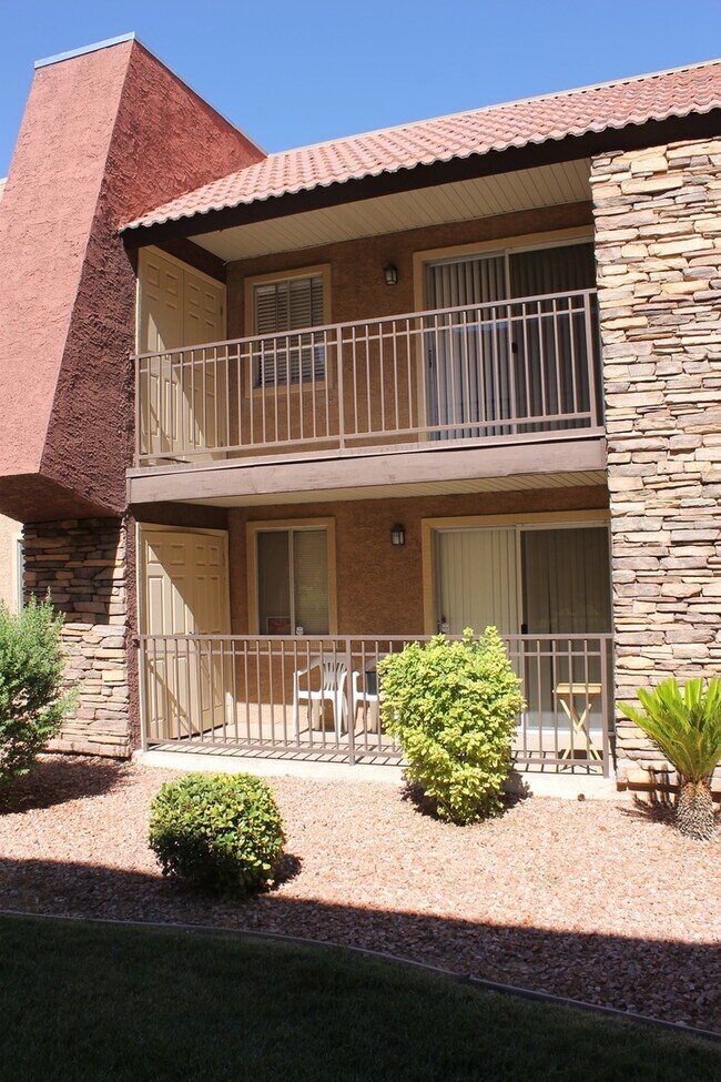 Foto del edificio - CUTE CONDO 1 BEDROOM, 1 BATHROOM, NEAR STR...