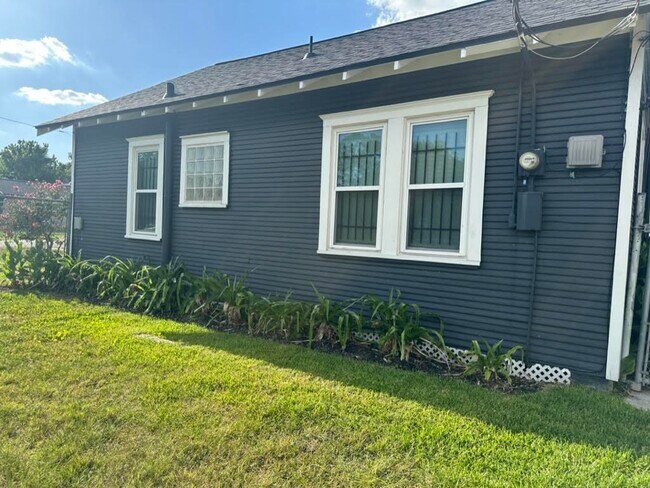 Foto del edificio - 4802 Siegel St
