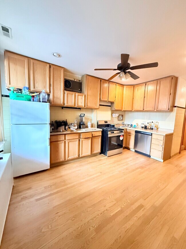 Foto del edificio - 2123 N Seminary Ave