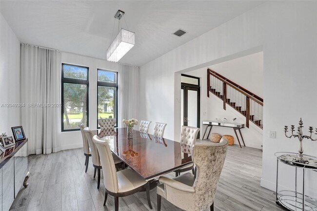 Foto del edificio - 5742 Brookfield Cir E