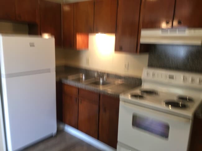 Building Photo - 415 Gulpha Dr