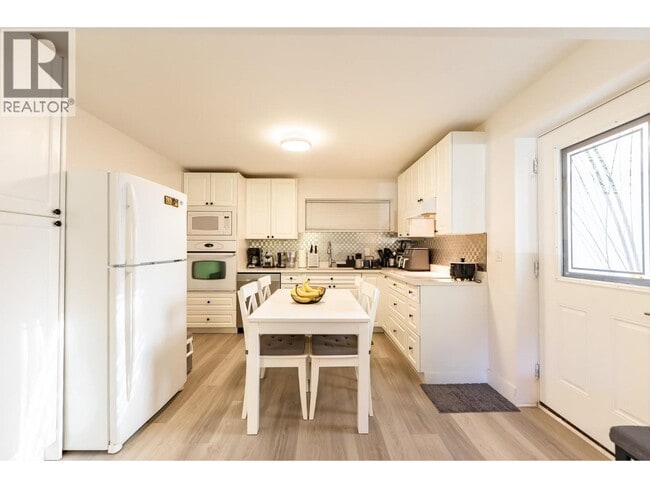 Photo du bâtiment - Garden Suite-4605 PRIME STREET