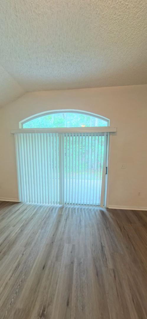 Foto del edificio - "Charming 3-Bedroom Retreat with 2 Full Baths on Hannah Stables Drive!"
