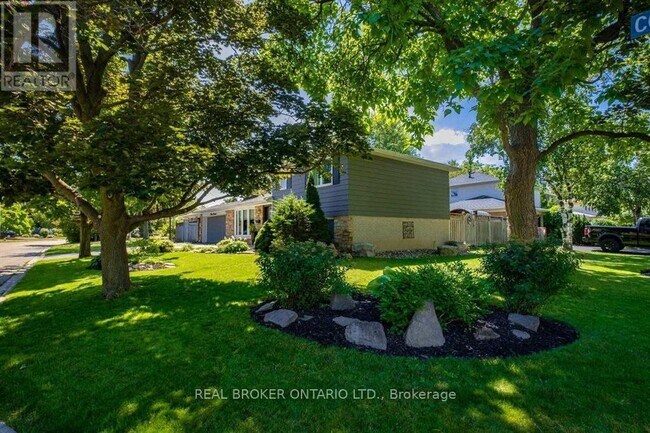 Photo du bâtiment - 2 Core Crescent