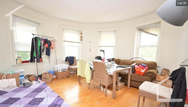 Foto del edificio - 1822 Beacon St