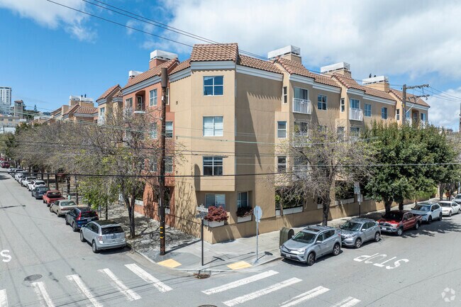 Alternate Exterior - 600-690 Chestnut St