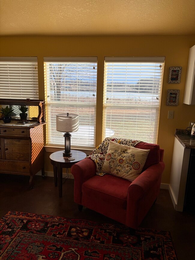 Building Photo - 6950 Dove Creek Dr