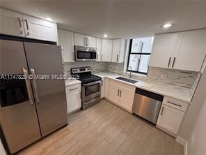 Foto principal - 18181 NE 31st Ct