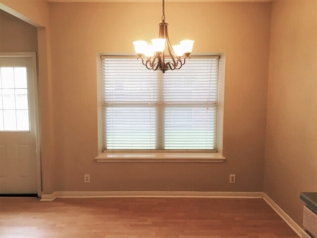 Building Photo - 1835 Enclave Park