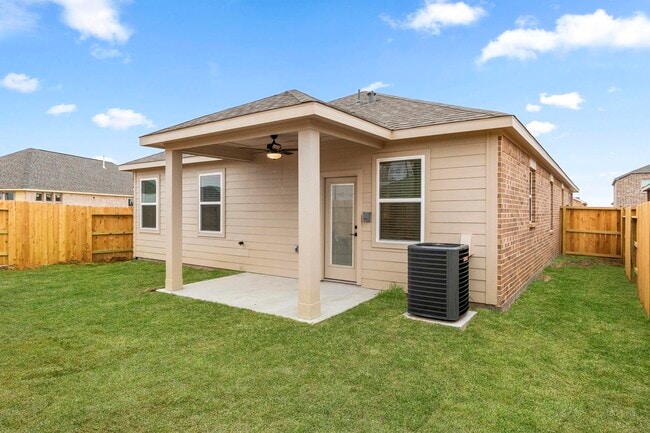 Building Photo - 1026 Whispering Winds Dr