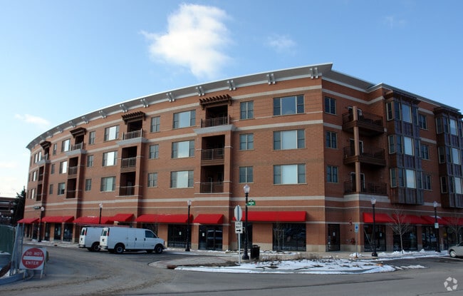 Building Photo - Acadia on the Green