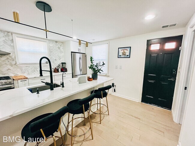 Foto del edificio - 4 br, 2.5 bath House - 1800 18th St SE