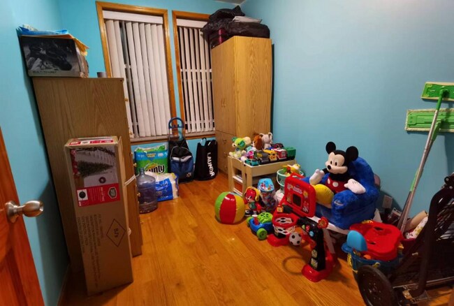 Building Photo - 1853 77th St