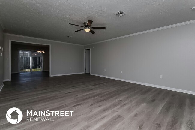 Foto del edificio - 7900 Lightfoot Dr