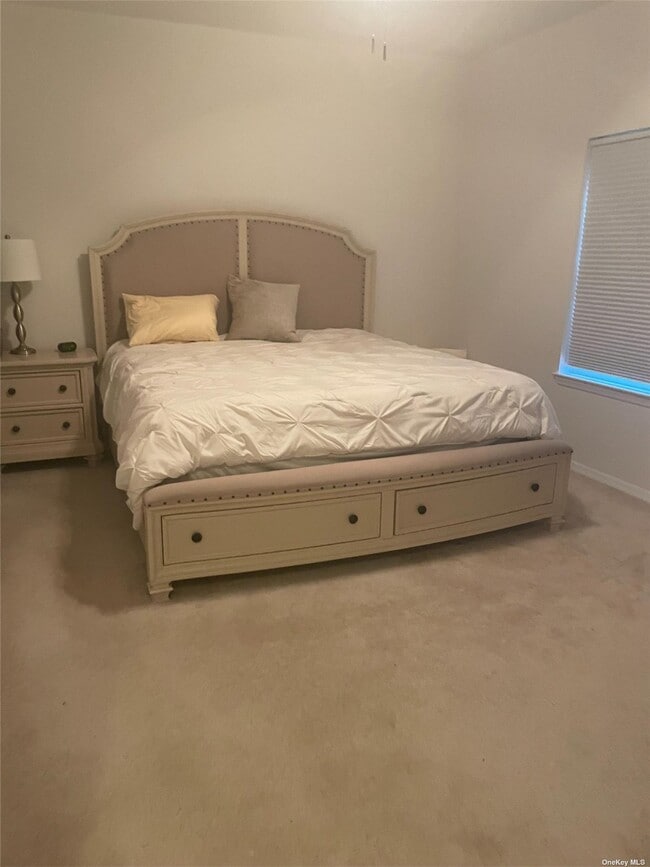 3 Jacqueline Way, North Babylon, NY 11703 Condo for Rent in North