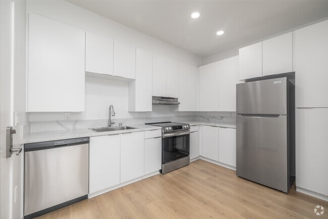 1BR, 1BA - 450SF - Kitchen - Haven on Orange