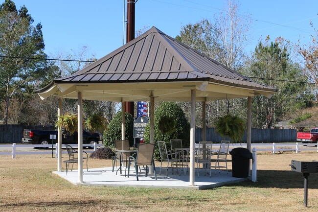 Building Photo - Meadowbrook Apartments