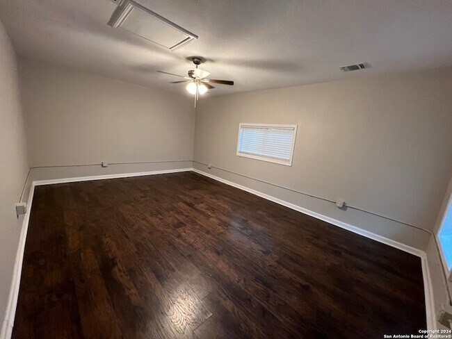 Foto del edificio - 333 E Woodlawn Ave