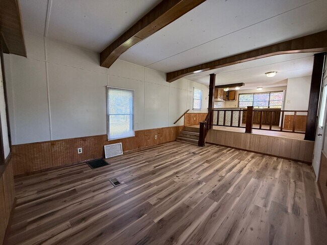 Foto del edificio - 2 Bedroom 1 Bath Mobile Home in Greenevill...