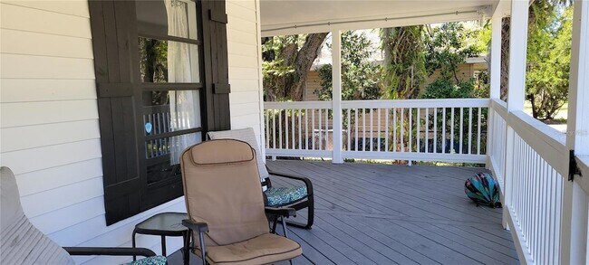 Foto del edificio - 416 W Howry Ave