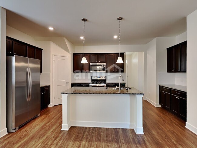 Foto del edificio - 6013 Trailwater Dr