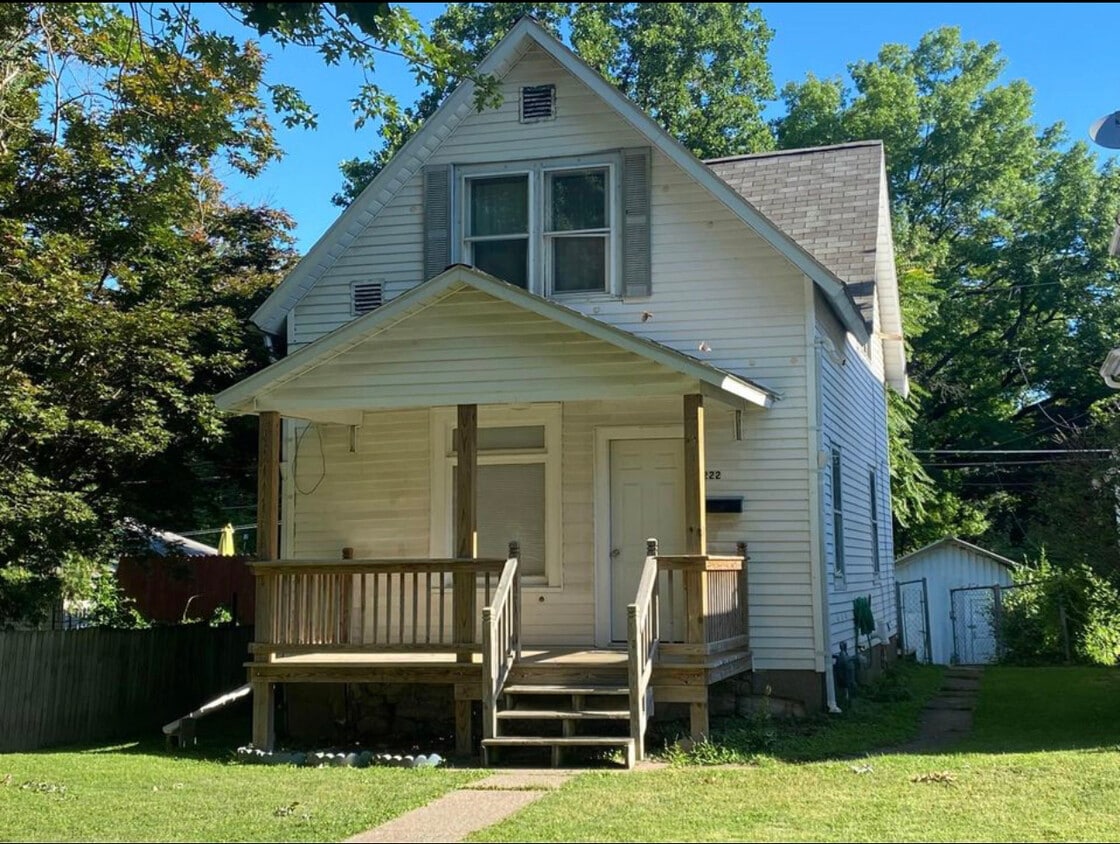 Primary Photo - 222 Barret St
