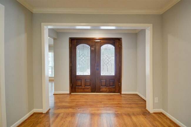 Foto del edificio - 5604 Whitehaven St