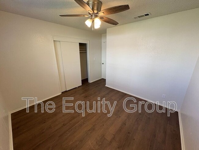 Building Photo - 1331 S Crowe St