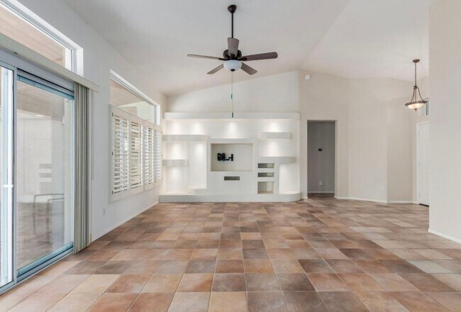 Foto del edificio - 15089 W Verde Ln