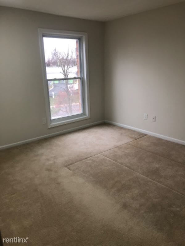 Primary Photo - 2 br, 1 bath Condo - 1907 Parklawn Dr